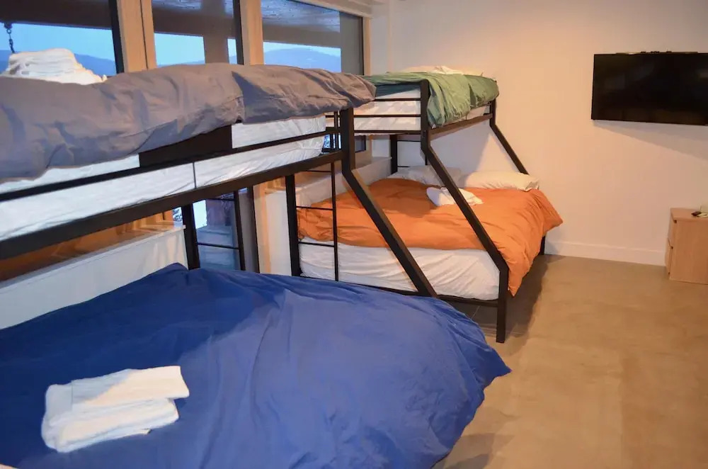 Timberline Haus 3 Bedroom Home by RedAwning