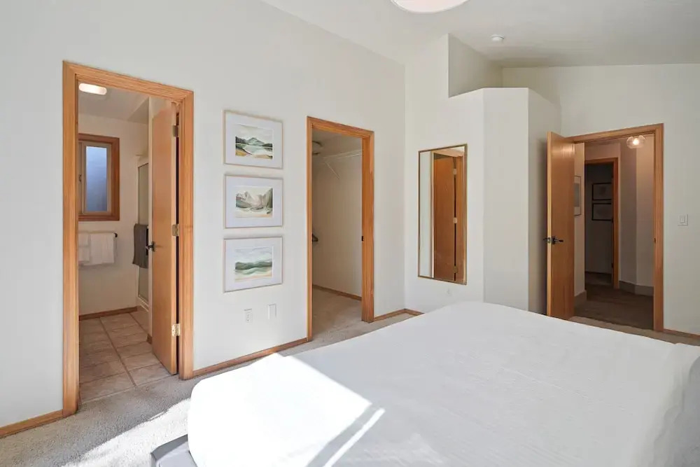 Quail Covey 3 Bedroom Home by RedAwning