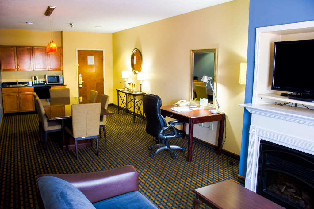 Holiday Inn Express Hotel & Suites Sanford by IHG