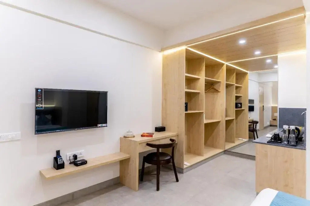Iris Suites