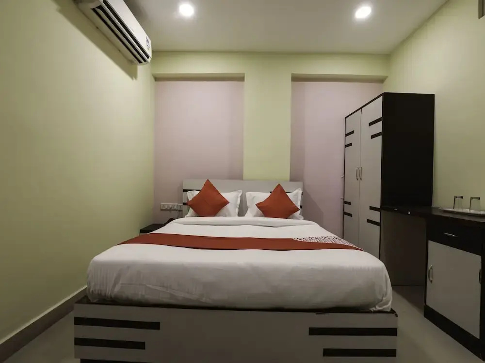 OYO 16083 Athidi Grand