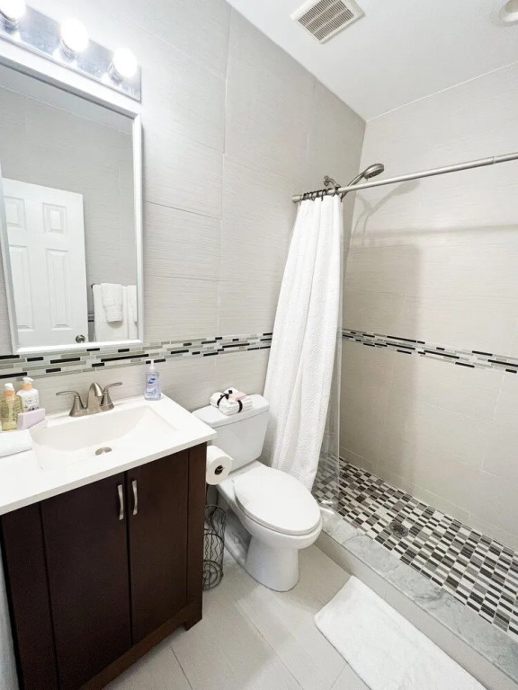The Pearl Beachside Apartments on Hollywood Beach