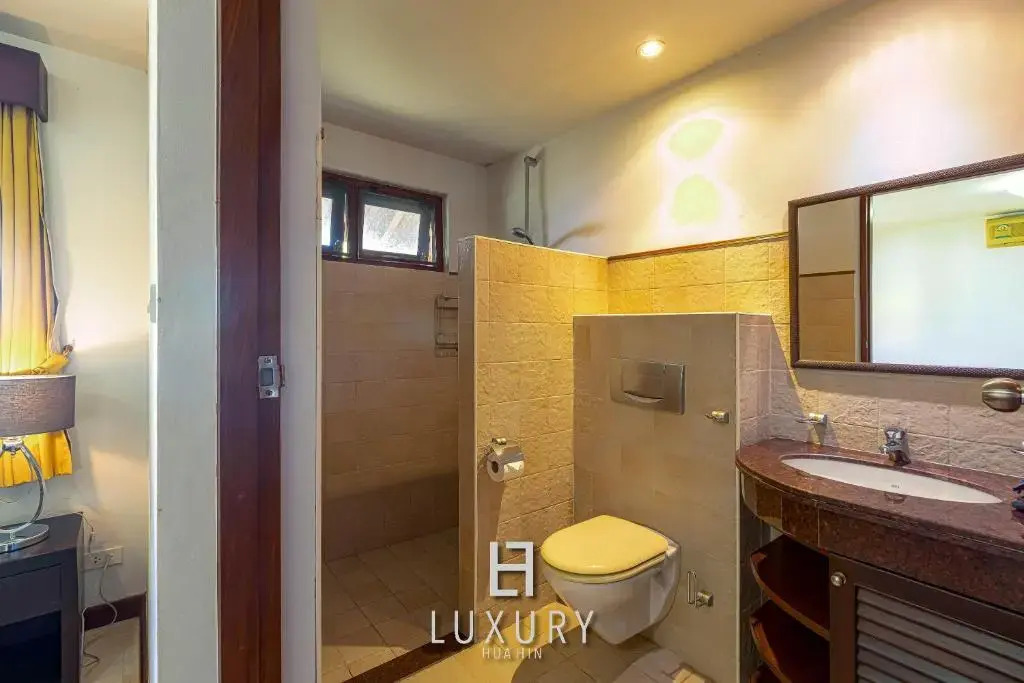 Bali Style Mansion in Great Location WL2