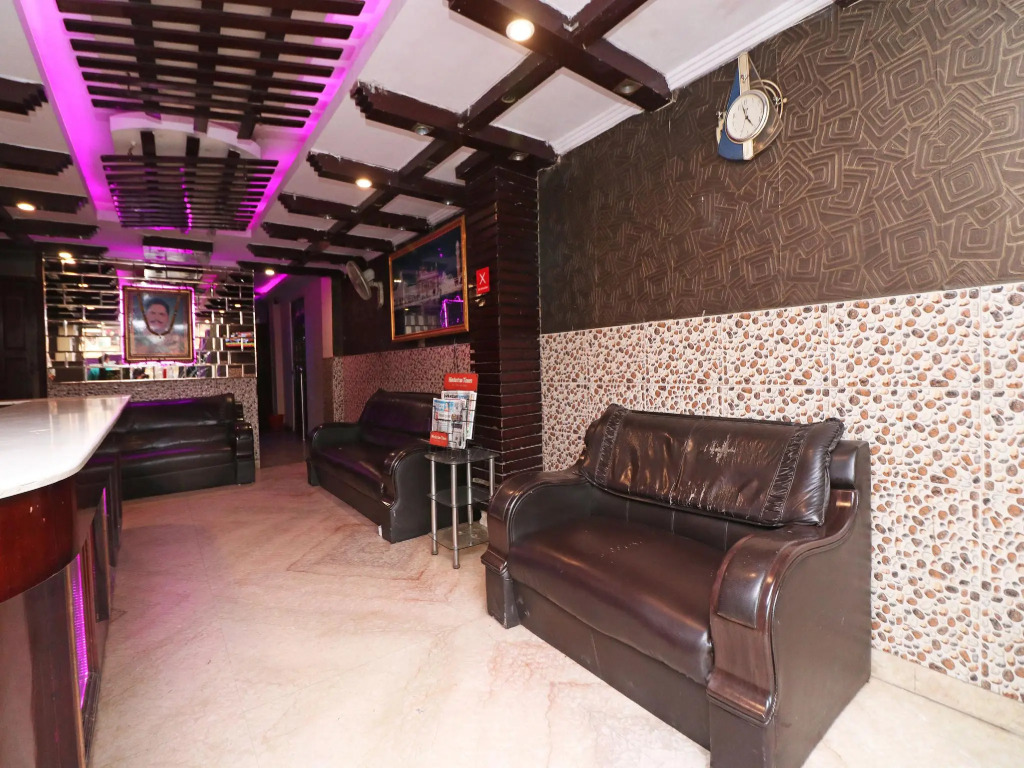 OYO 11603 President Inn