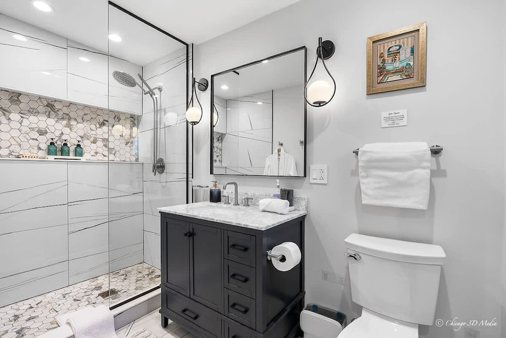 Casa 22 Luxury Modern 3BD 2BA Home in Skokie
