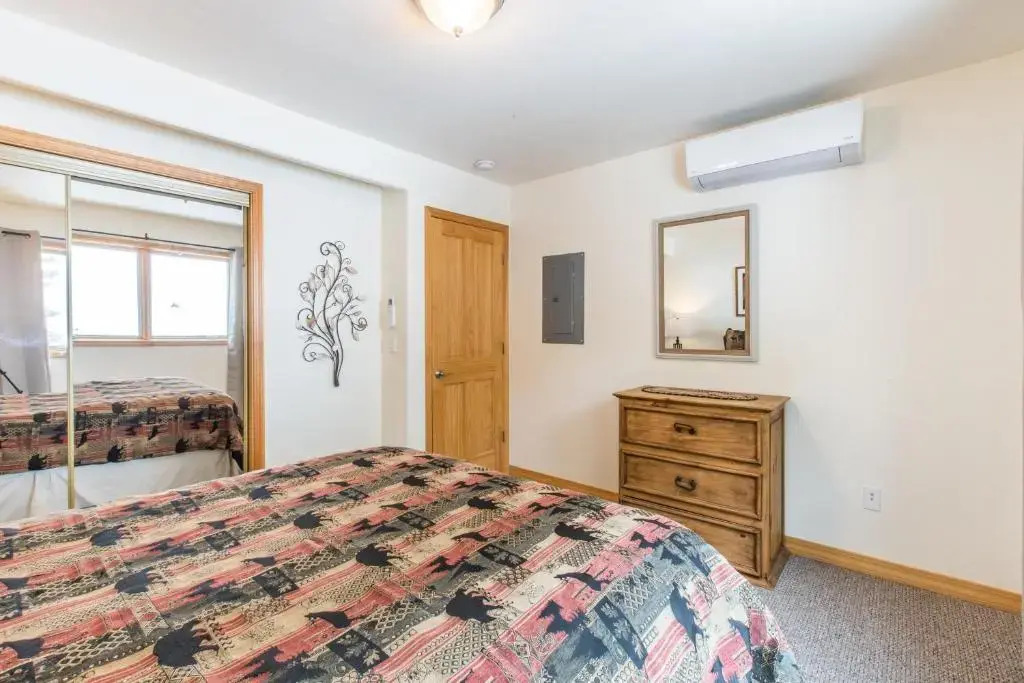1490OAK Grandview Condo