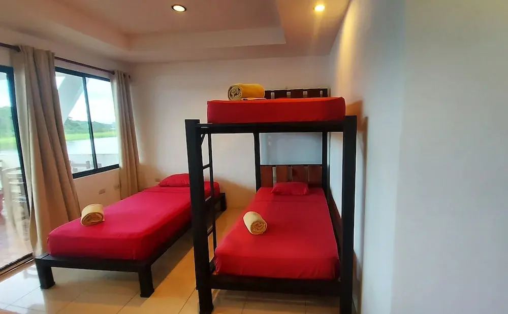 Tortuguero Adventures GuestHouse
