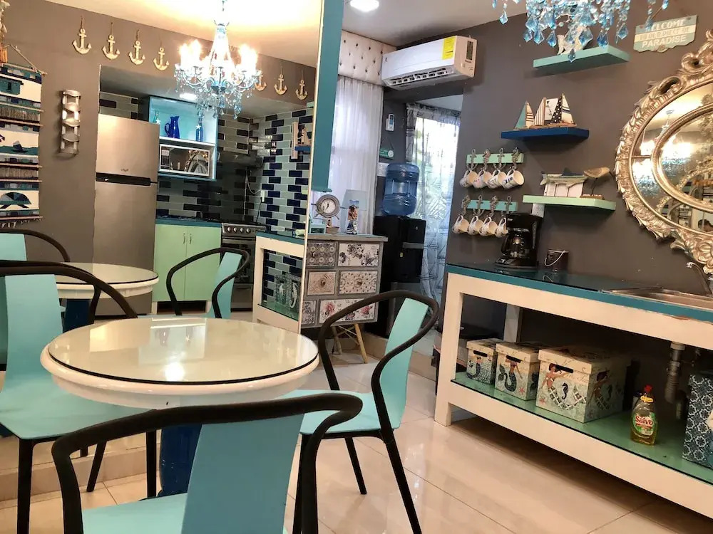 Lovely Luxury Home Near the Beach, 10 ppl