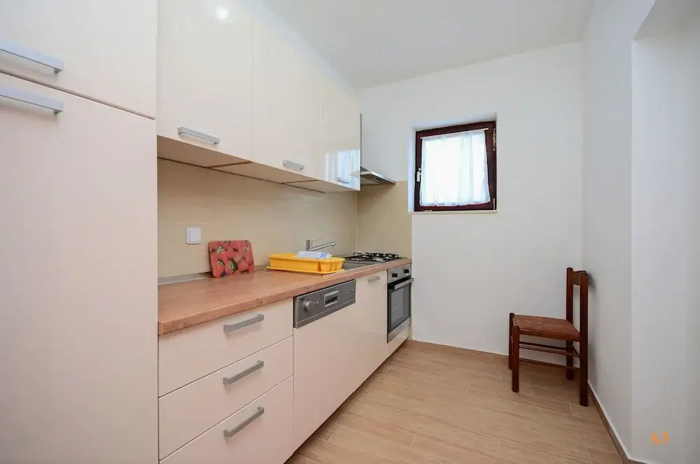 Apartments and Rooms Jaka