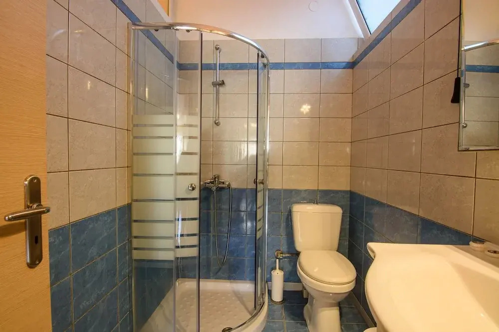 Kyparissia Garden Retreat - Cosy Master Suite
