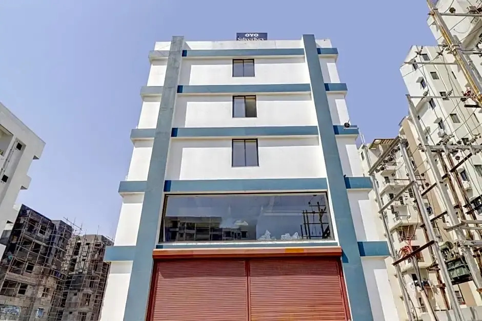 OYO SilverKey 80945 Ace Hotel