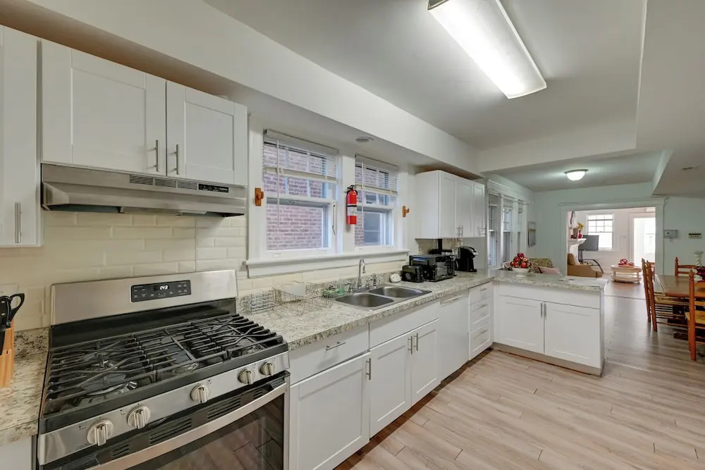 2 Blocks to Beach & Boardwalk: Ventnor City Escape