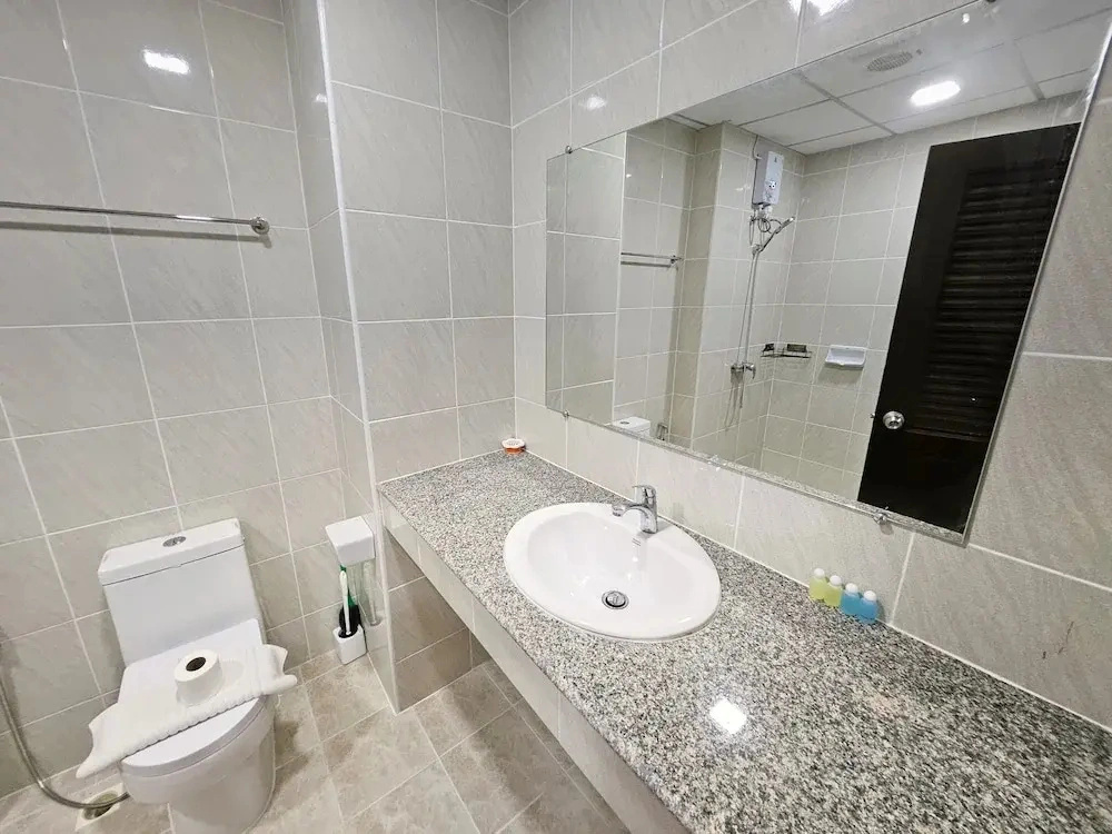 View Talay 5 - Beachfront Ocean View - High Floor & Huge Pool