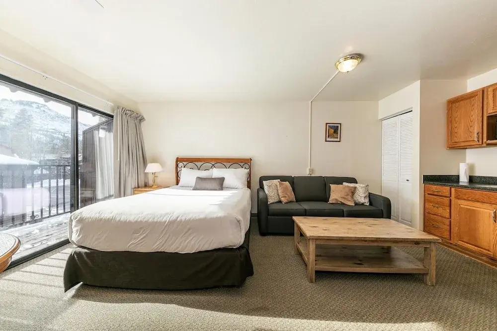 226 Bldg B 1 Bedroom Condo