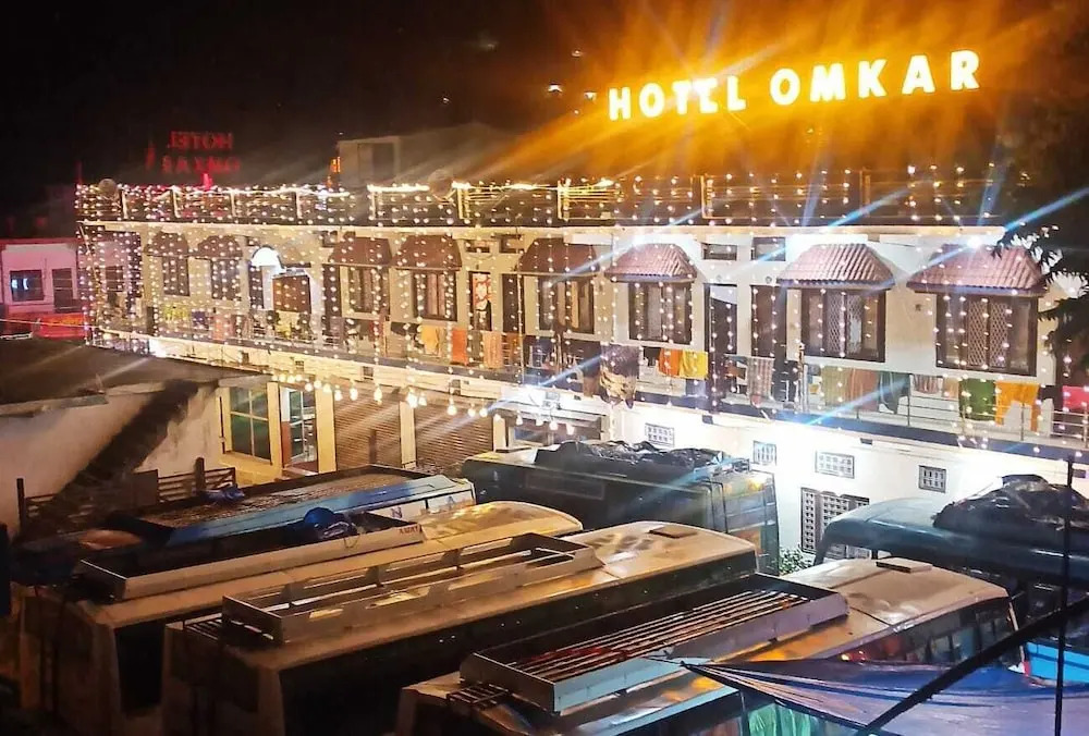 Hotel Omkaar & Restaurant Chinyalisaur