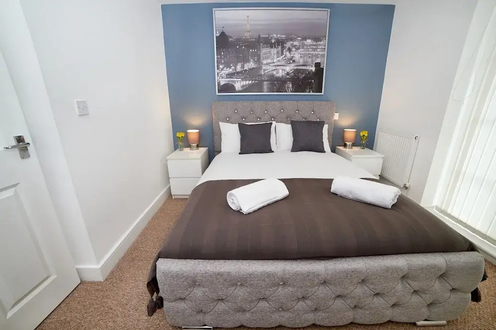 Two Bed - Close to North Station and Hospital
