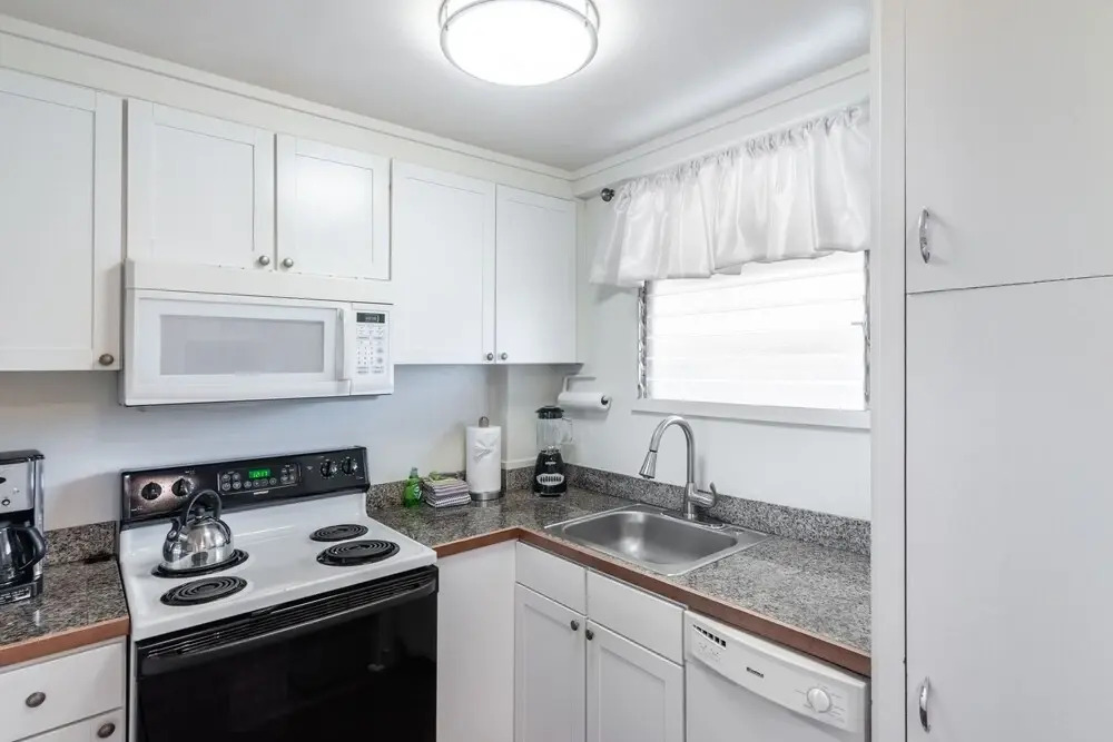 Amazing Luxury Beach Condo Lahaina