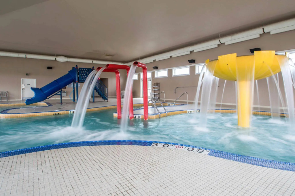 Comfort Inn & Suites Sheboygan I-43