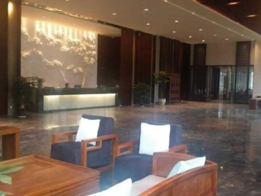 Jinfoshan Liangjiang Holiday Hotel
