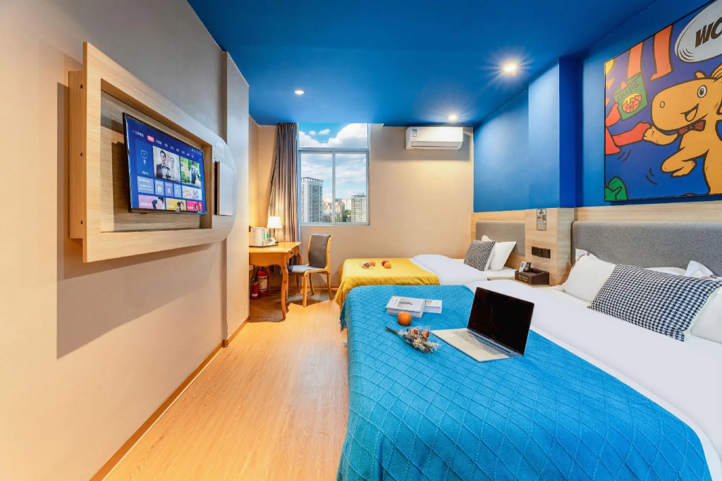 Homeinn Selected Hotel (Guangzhou Tianhe Longdong Botanical Garden Subway Station)