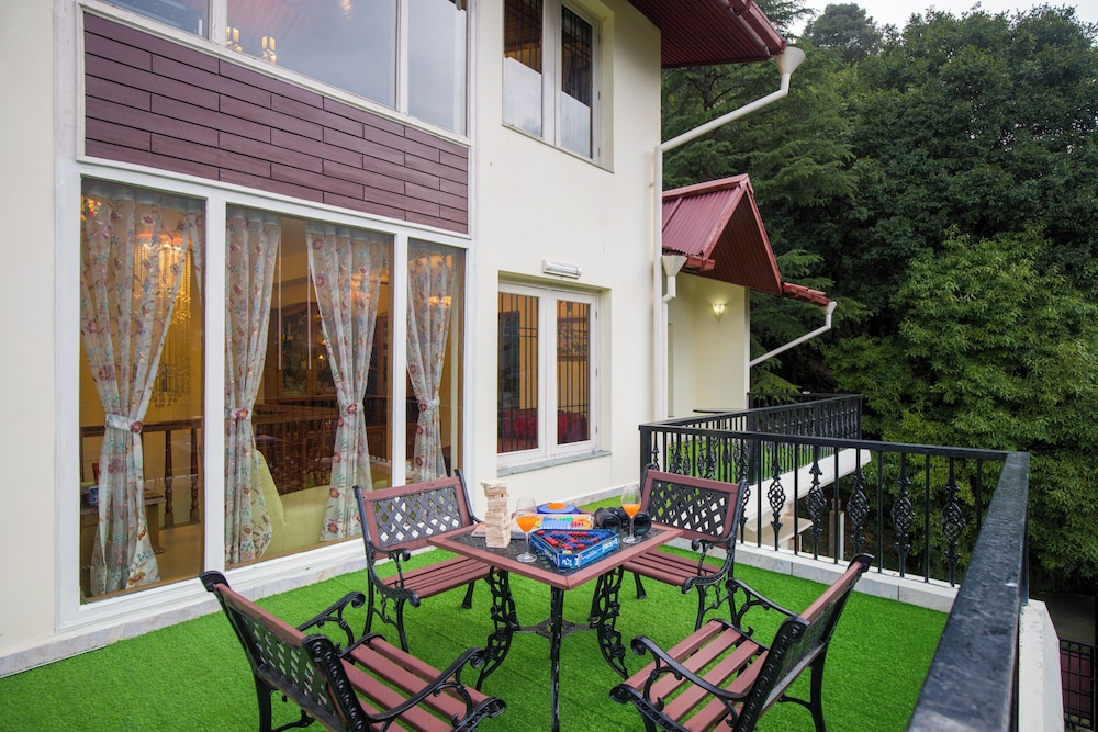 ELIVAAS 3 BHK with lounge The Meadow