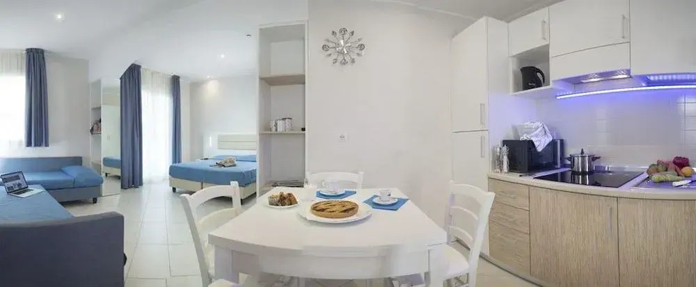 White Suite & Apartments
