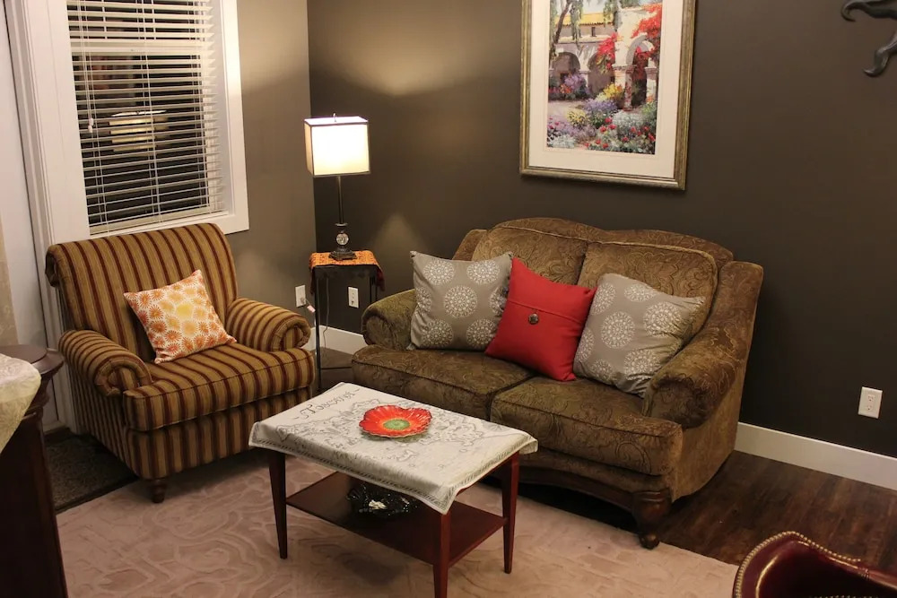 Brookside Inn Boutique Hotel