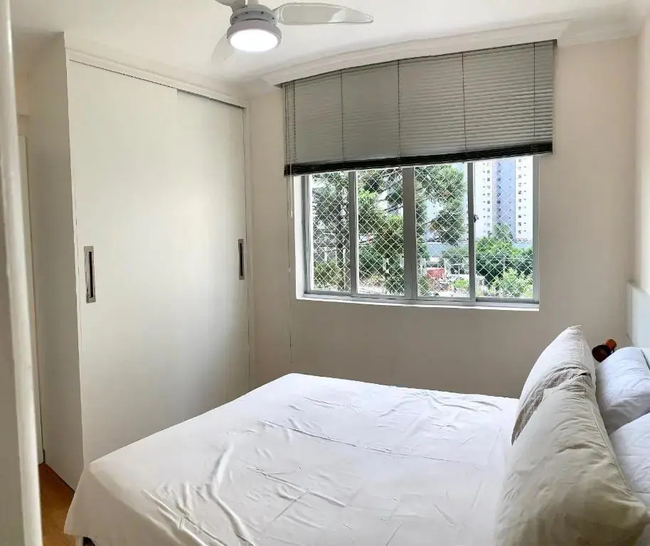 205- Apartamento 1 quarto suite, Encantador, amplo e decorado, mobiliario moderno, cozinha completa com utensílios , Excelente vista da cidade e localização privelegiada no bairro Bigorrilho ,