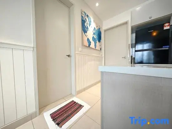 TRION The 108 Family Suite Pool & City view