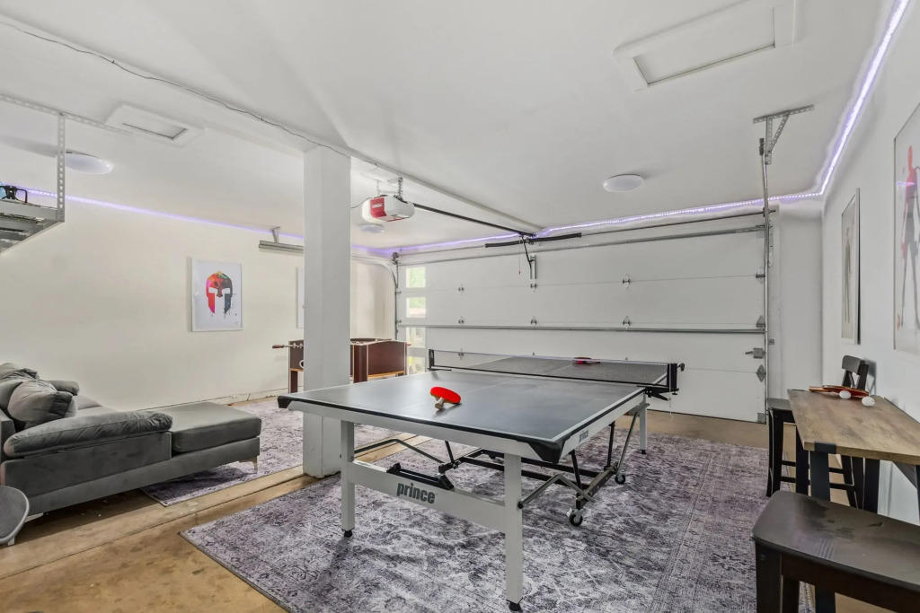Sunsets on 11th by Avantstay Resort-style Pool + Hot Tub Game Room