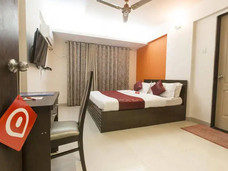 OYO 477 Apartment Bandra East