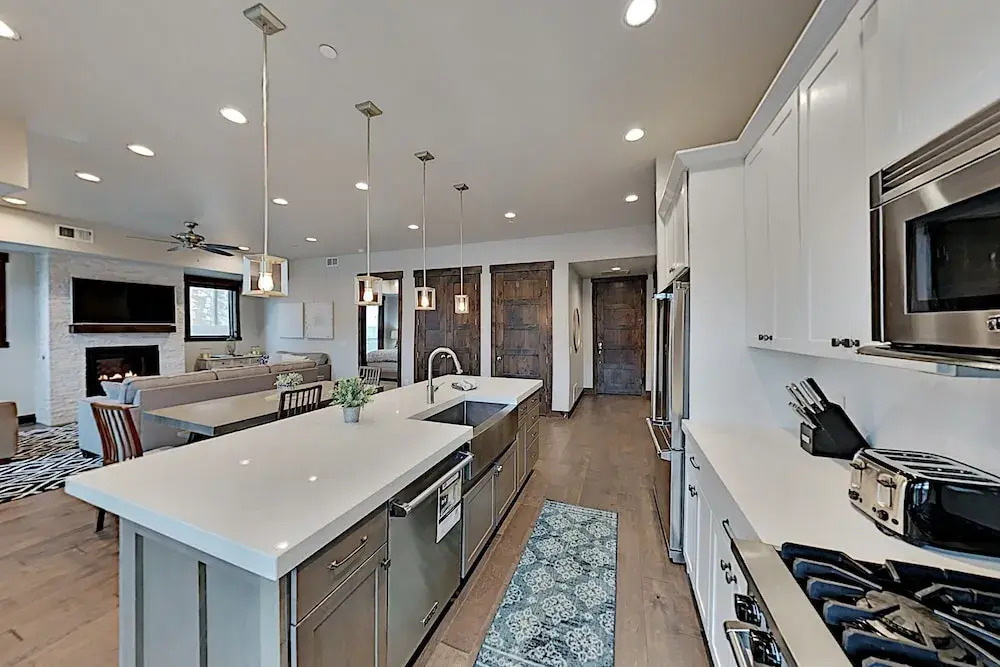 3793 Blackstone Drive Condo Unit 1G 2 Bedrooms 2.5 Bathrooms Condo