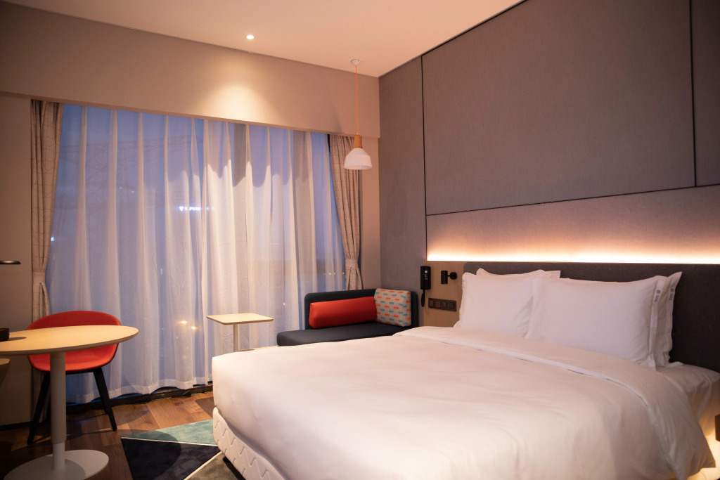 Holiday Inn Express Shenzhen Longhua by IHG