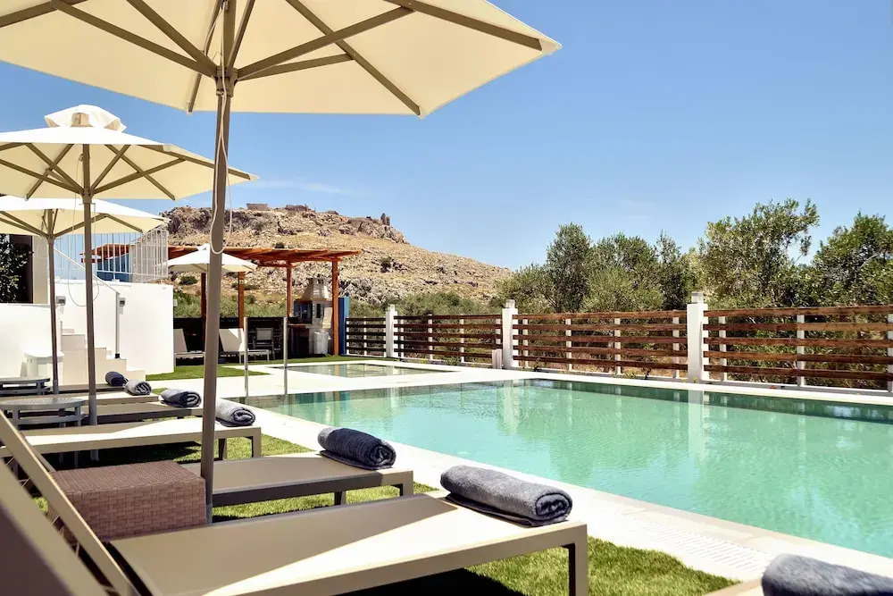KOUROS STONE SUITES