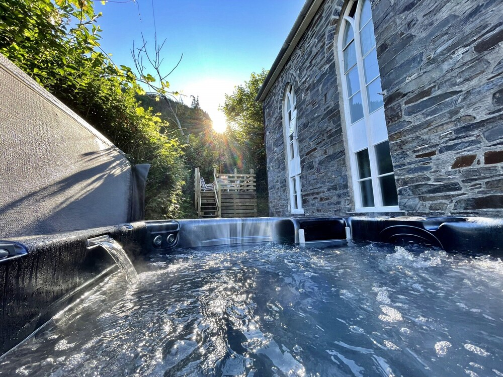 5 Bedroom Holiday Home in Dinas Mawddwy, No Deposit