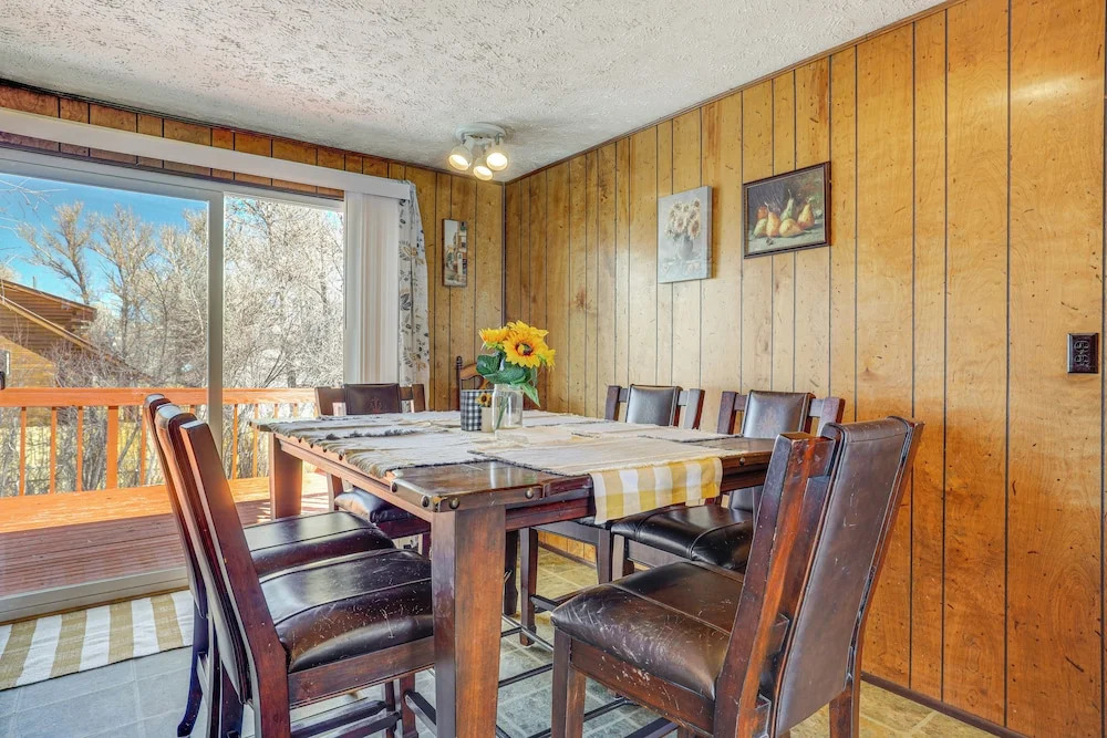 Charming Elk Mountain Home: Hunt, Hike & Fish!