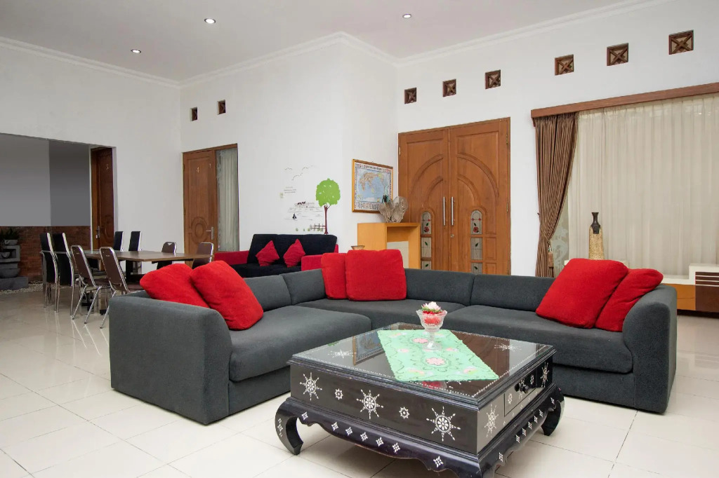 Collection O 1061 Aliya Homestay