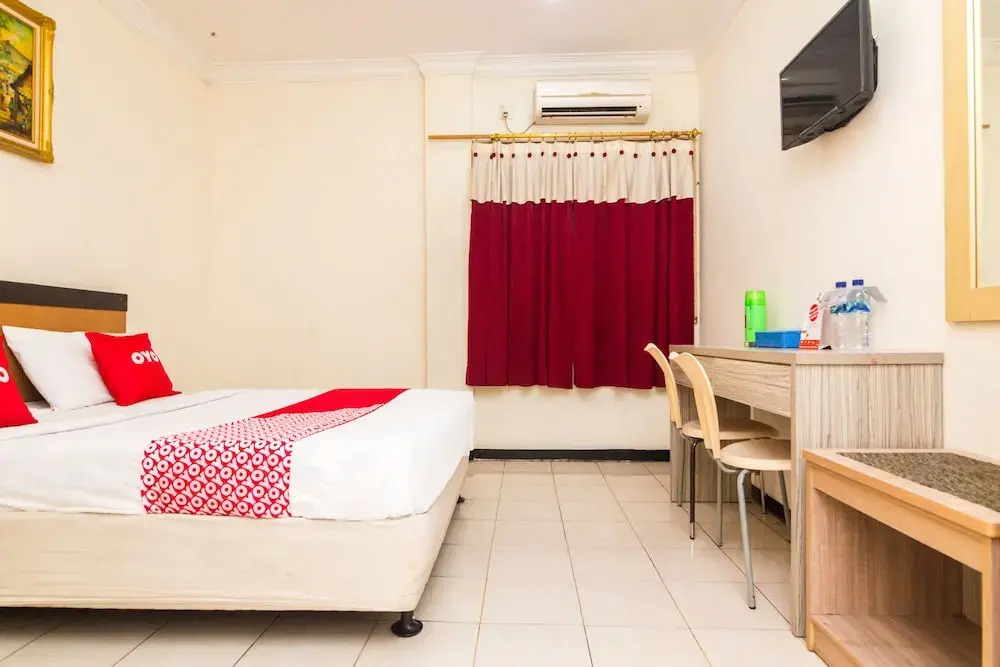 Hotel Laksana Inn by OYO Rooms