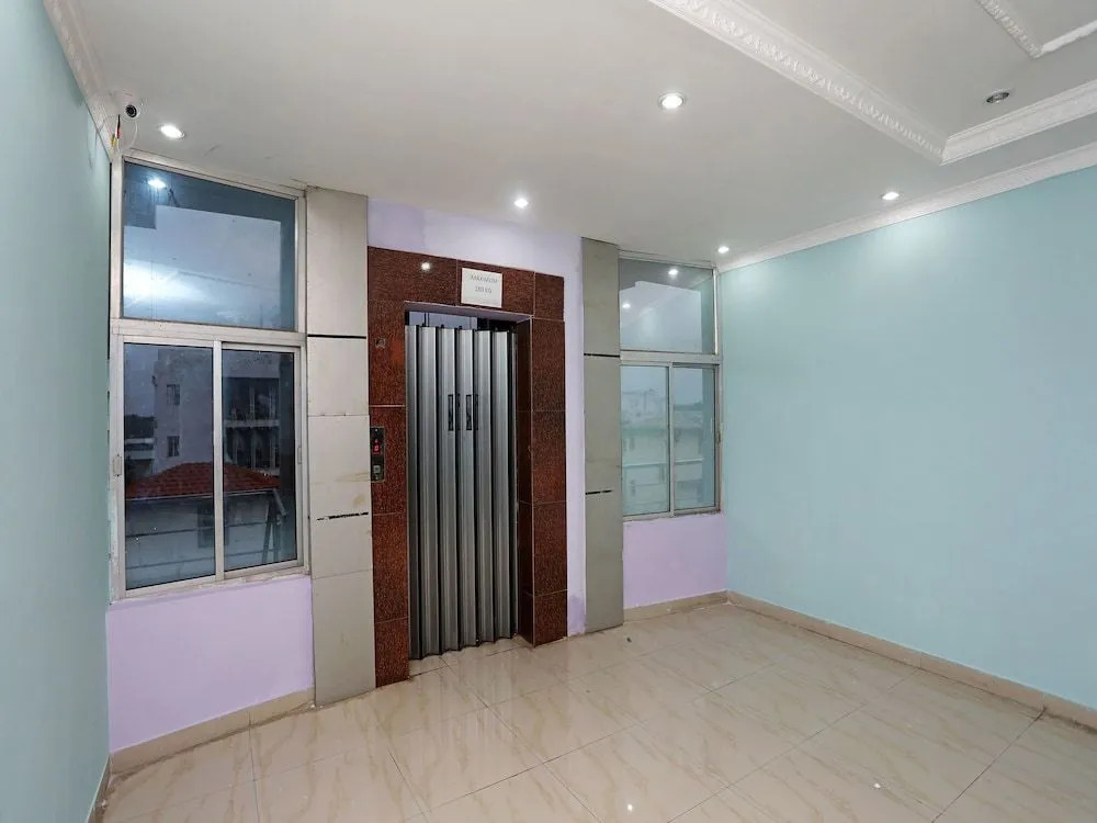 OYO Flagship 12005 Days Inn