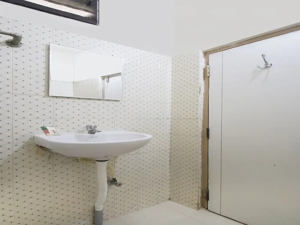 OYO 11321 Hotel Goutham Residency