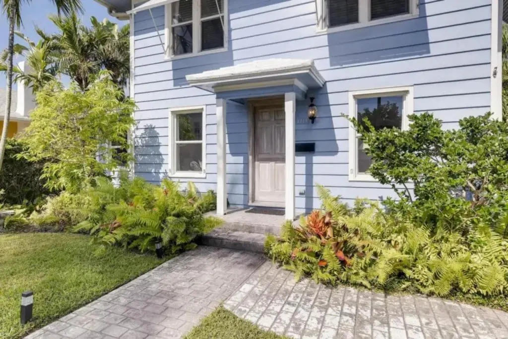 The Periwinkle House - 4bd-2ba - Sleep 10