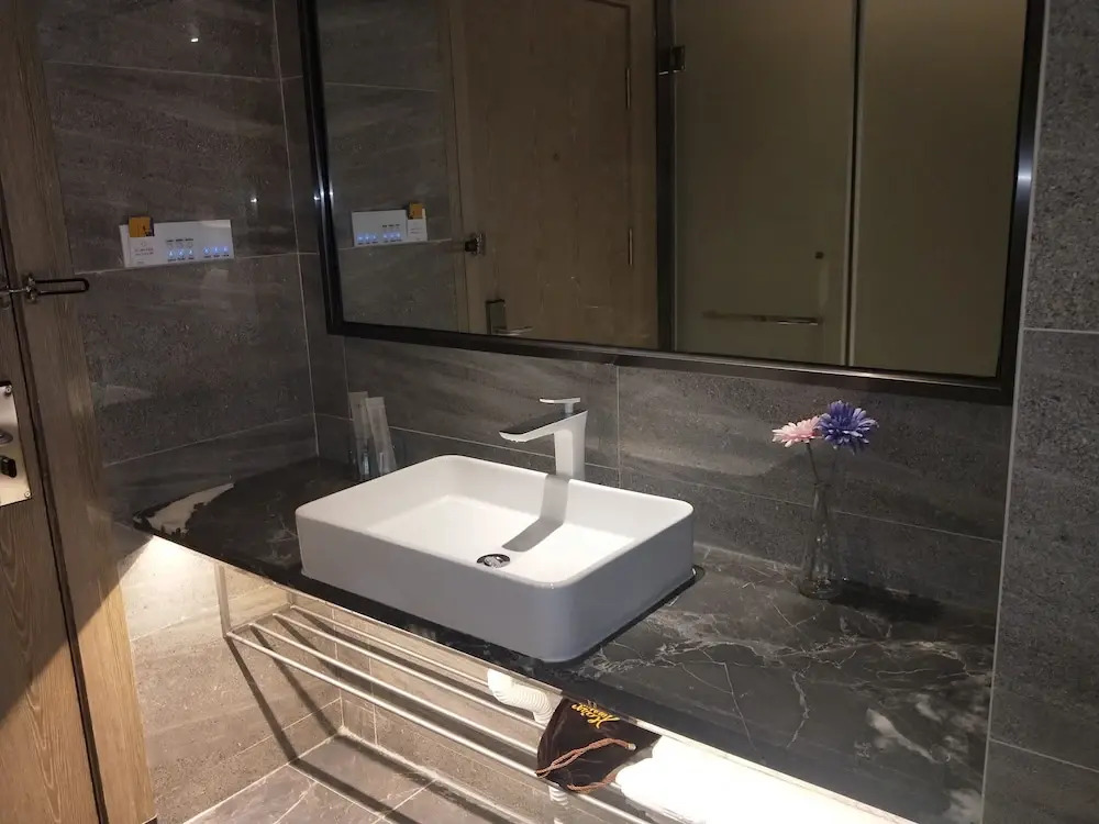 Life Hotel Sha Yong Metro Station