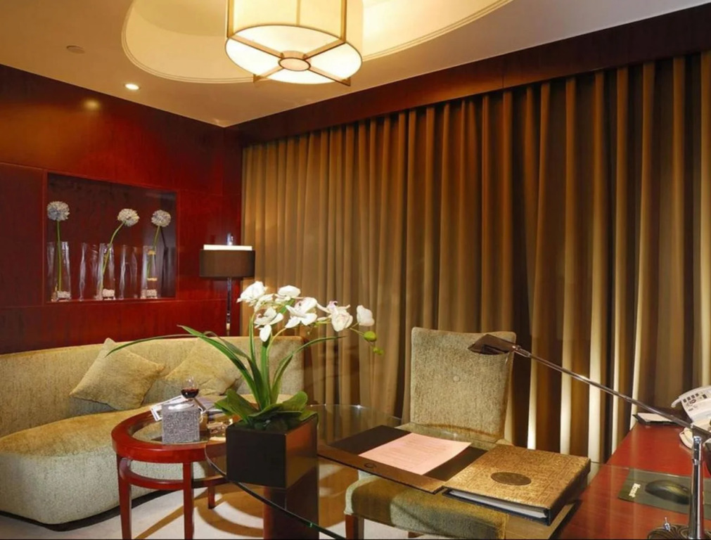 Yizui Crown Hotel