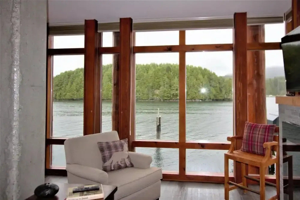 Whiskey Landing Lodge