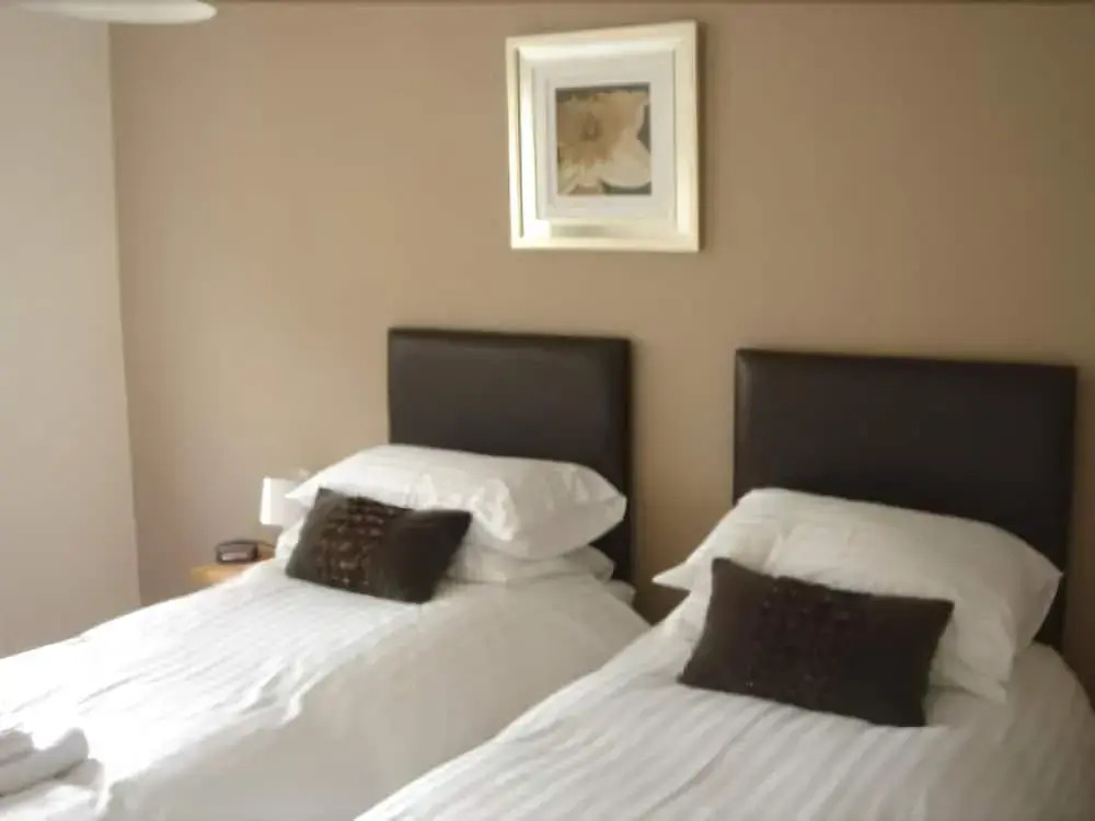 Yew Tree Inn Motel