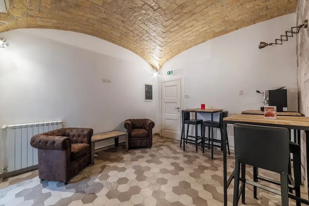 Major 93 Guesthouse