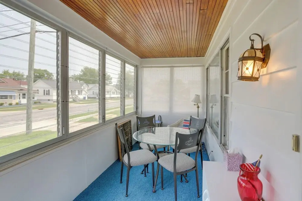 Home w/ Screened-in Porch < 1 Mi to Lake Erie