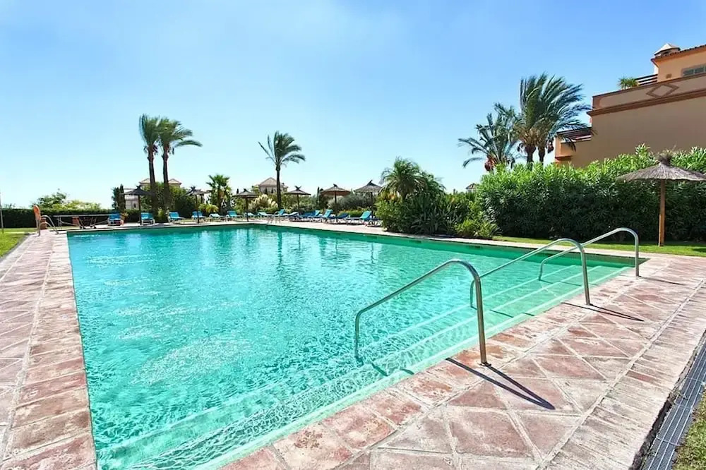 Apartment with Sea Views and Own Garden