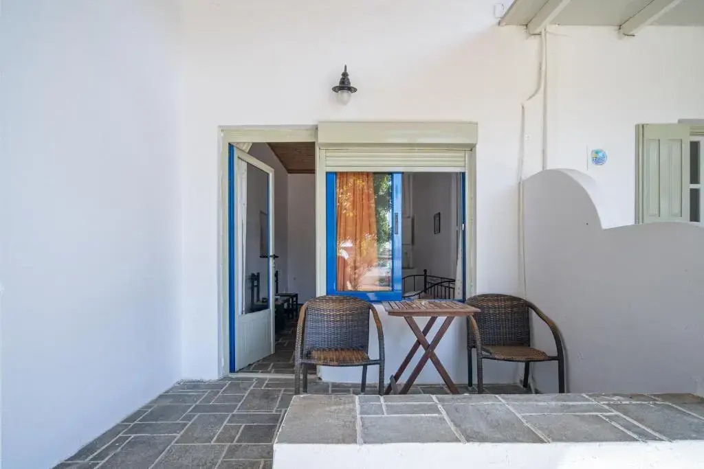 Isalos Rooms On The Beach