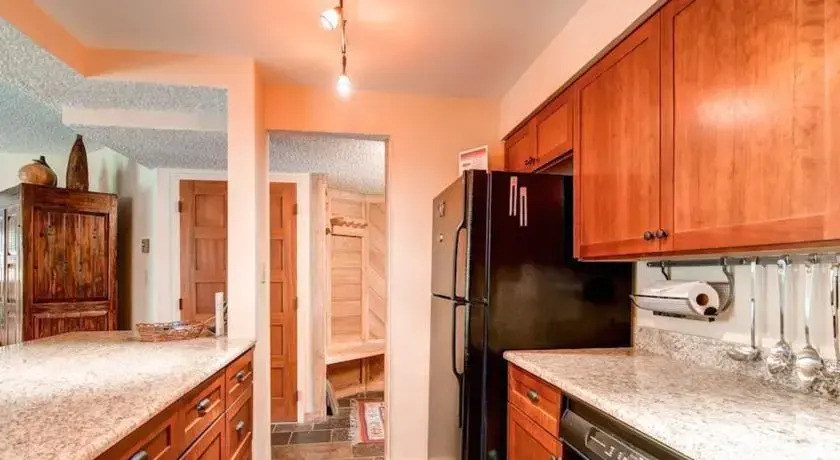 RedAwning Powderhorn 302B